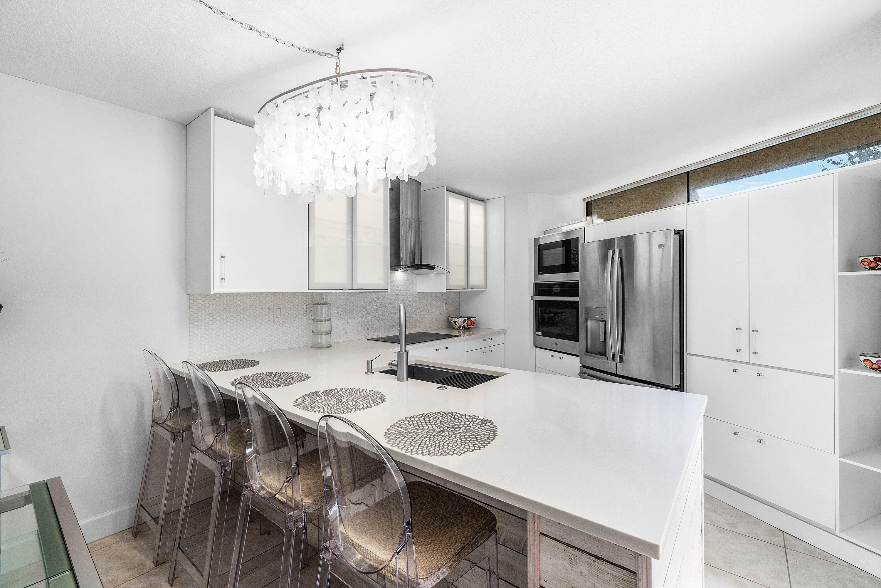8122 Thames Boulevard, Unit C Boca Raton, FL 33433 - Photo 8 of 43 Beautiful updated Kitchen