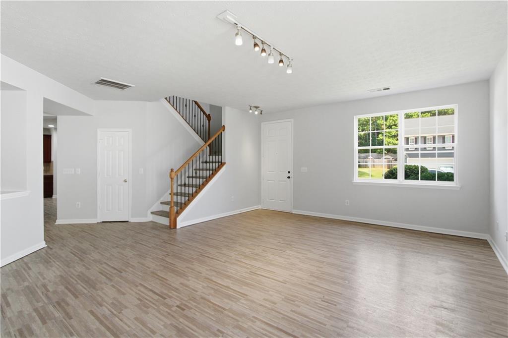 156 Branch Valley Way Dallas, GA 30132 - Photo 3 of 40
