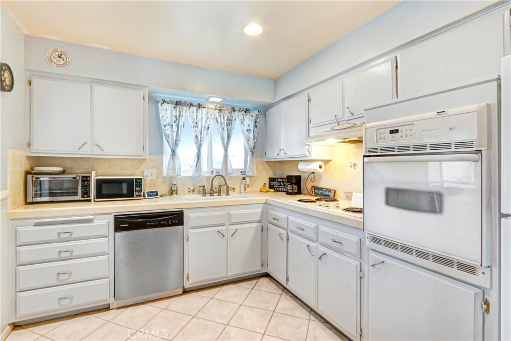 28990 Prestwick Road Sun City, CA 92586 - Photo 6 of 11 Gallery Image 6