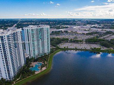 2681 North Flamingo Road, Unit 2004S Sunrise, FL 33323 - Photo 25 of 26 a view of a city and ocean view