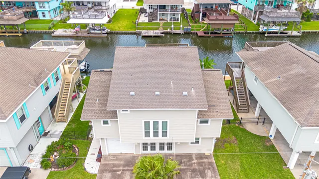 $425,000 | 1016 Redfish Street, Hitchcock, TX 77563