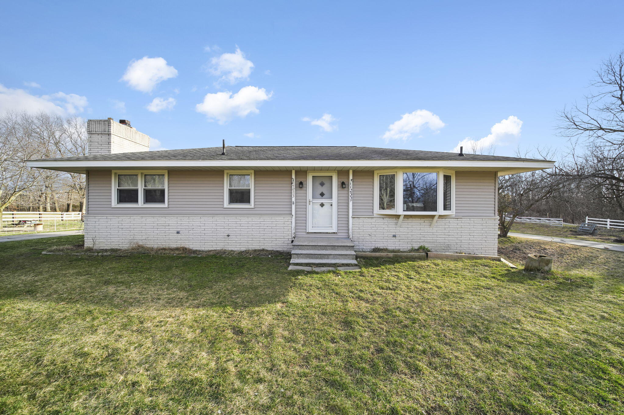 11233 Ladd Road Brooklyn, MI 49230 - Photo 4 of 70 4
