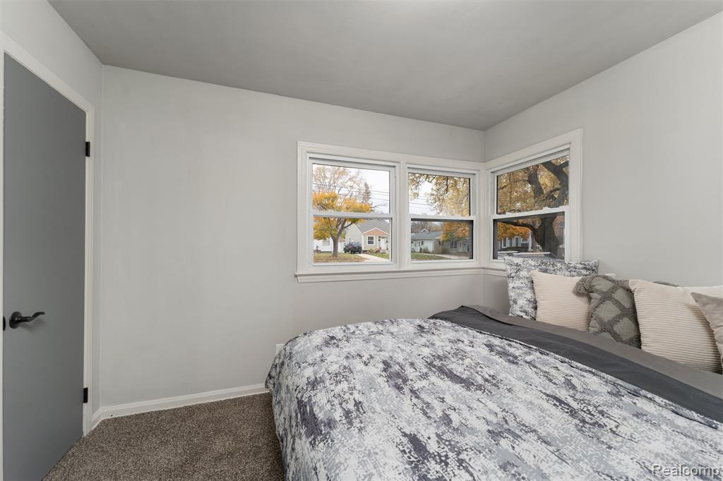 15751 West 14 Mile Road Franklin, MI 48025 - Photo 12 of 24