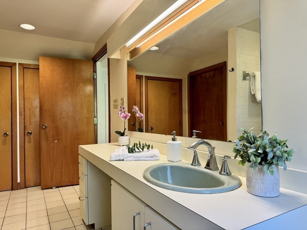 19 Sanderson Road Lexington, MA 02420 - Photo 26 of 28 Gallery Image 26