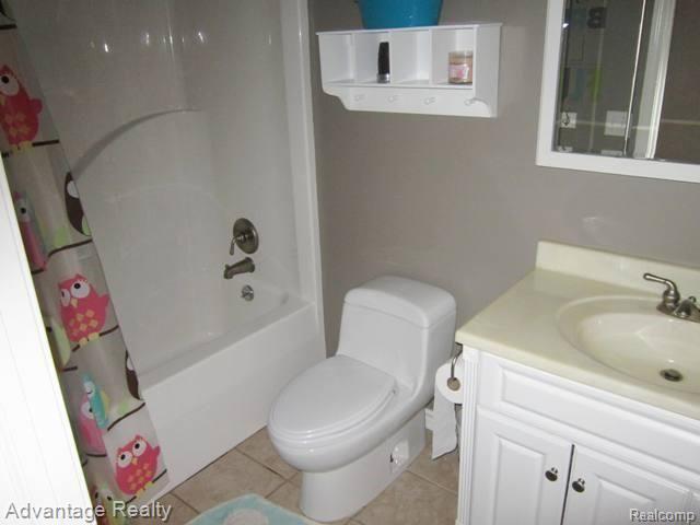 9038 Field Road Algonac, MI 48001 - Photo 18 of 32