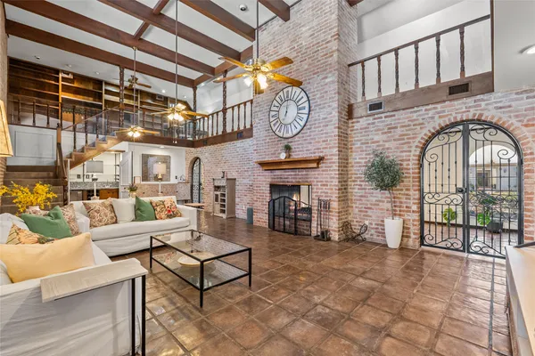 $725,000 | 10 Colony Park Drive, Galveston, TX 77551
