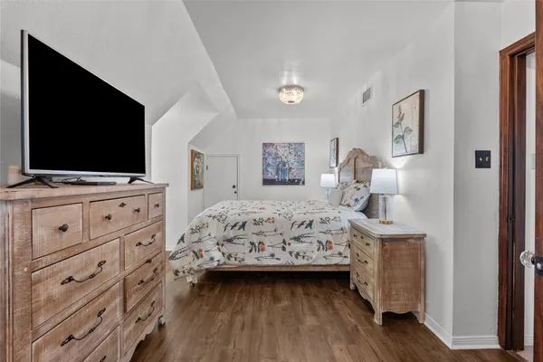 $725,000 | 10 Colony Park Drive, Galveston, TX 77551