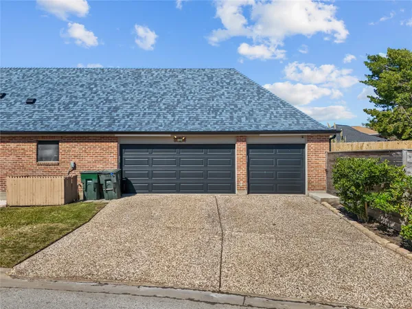 $725,000 | 10 Colony Park Drive, Galveston, TX 77551