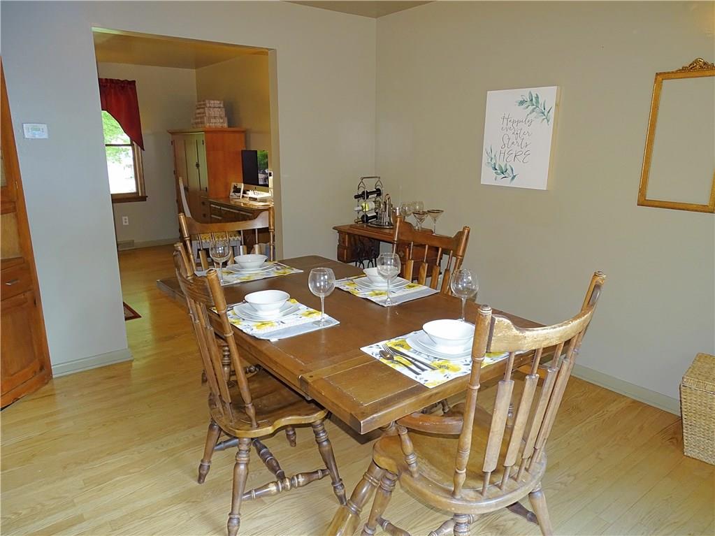 865 Edgewood Road Beaver Falls, PA 15010 - Photo 7 of 24 Nice large dining room.