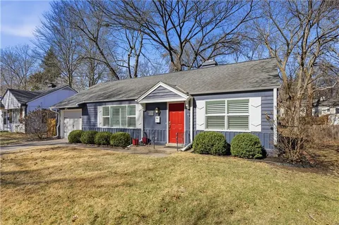 $319,950 | 2512 West 77th Street, Prairie Village, KS 66208