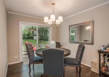 $319,950 | 2512 West 77th Street, Prairie Village, KS 66208