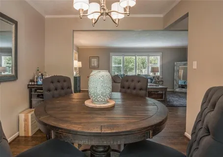 $319,950 | 2512 West 77th Street, Prairie Village, KS 66208