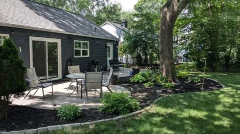 $319,950 | 2512 West 77th Street, Prairie Village, KS 66208