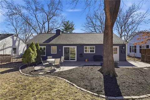 $319,950 | 2512 West 77th Street, Prairie Village, KS 66208