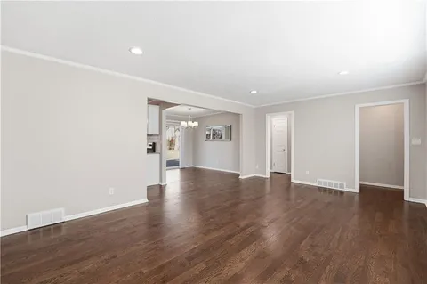 $319,950 | 2512 West 77th Street, Prairie Village, KS 66208