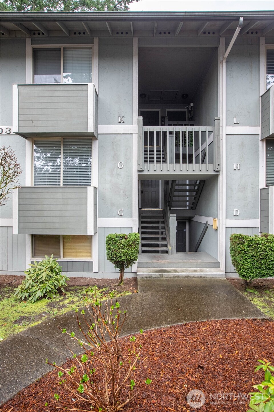 103 South 340th Street, Unit G Federal Way, WA 98003 - Photo 2 of 21