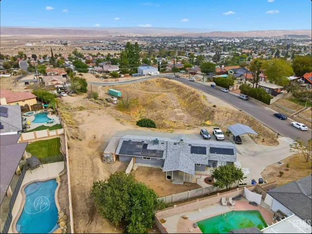 $370,000 | Undisclosed Address, Taft, CA 93268