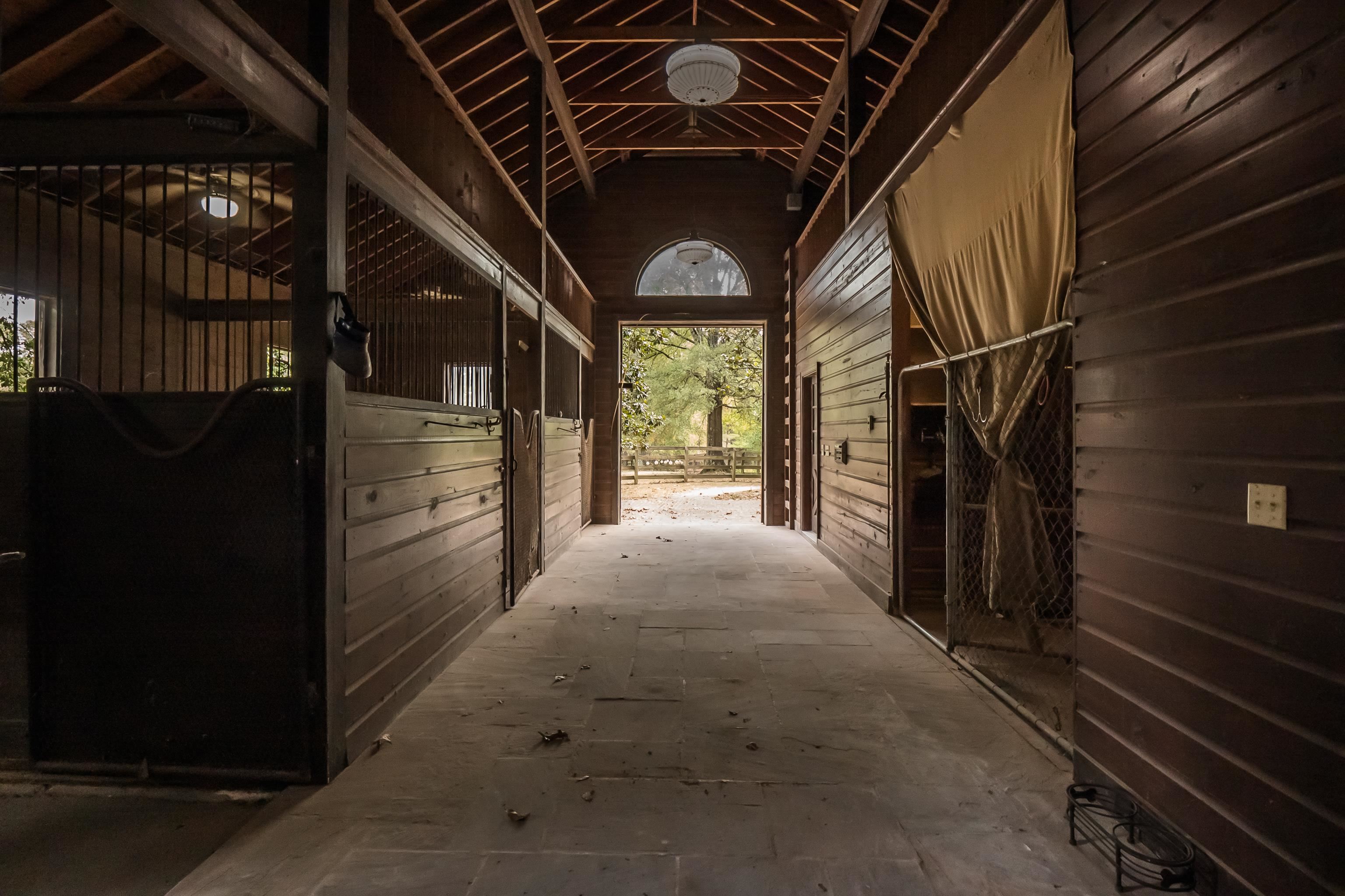 8750 Walnut Grove Road Memphis, TN 38018 - Photo 39 of 40 Gallery Image 39