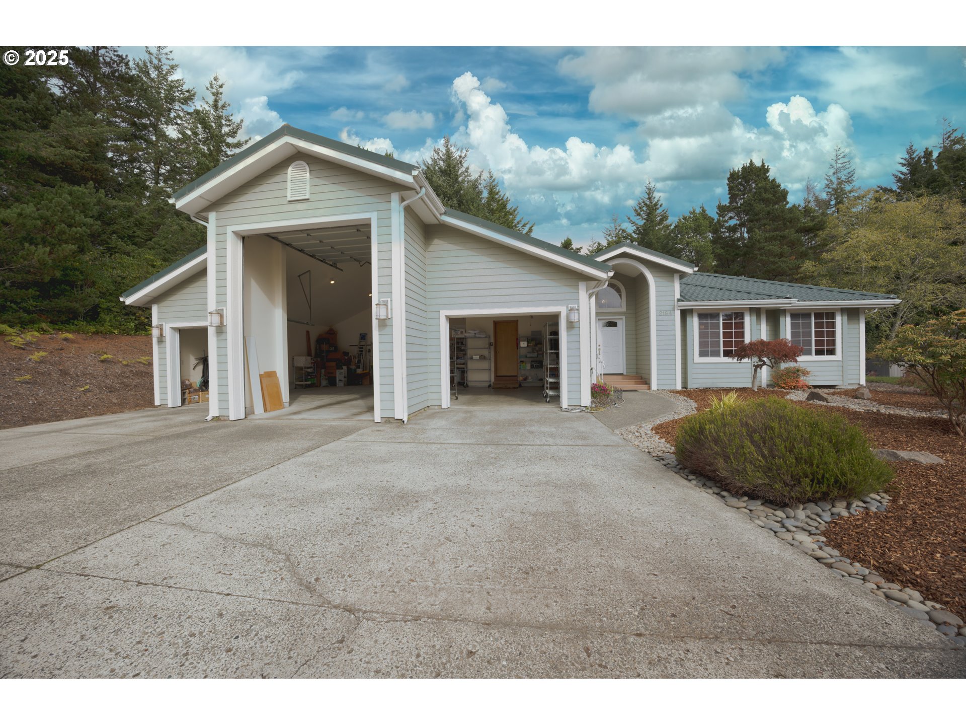 2184 13th Street Florence, OR 97439 - Photo 8 of 44
