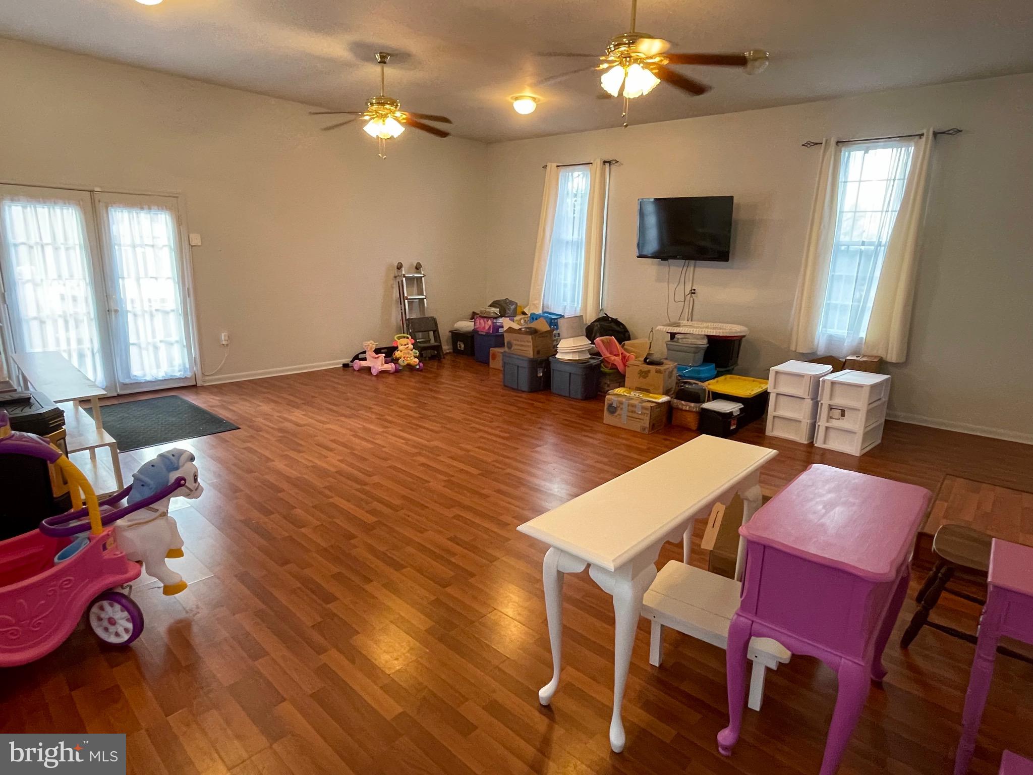 373 Hadley Drive Falling Waters, WV 25419 - Photo 18 of 49 Large Family Room off of kitchen