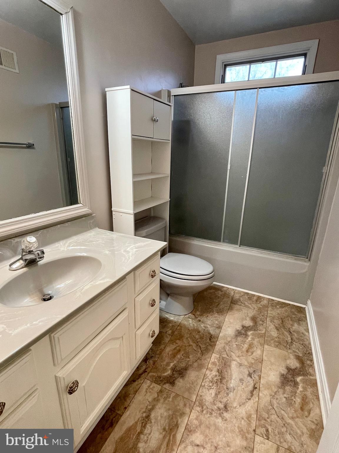 373 Hadley Drive Falling Waters, WV 25419 - Photo 31 of 49 2nd Bath