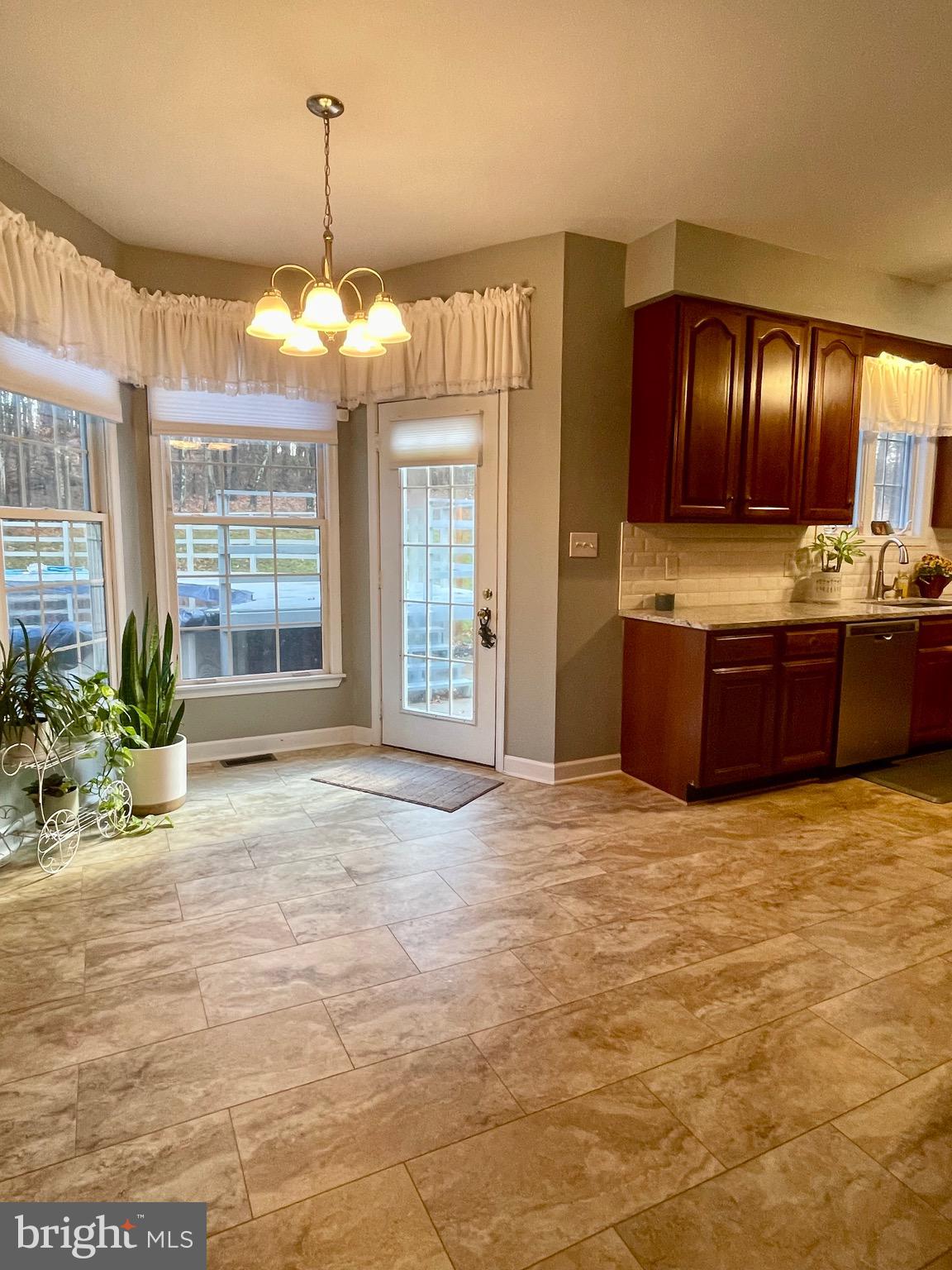 373 Hadley Drive Falling Waters, WV 25419 - Photo 8 of 49