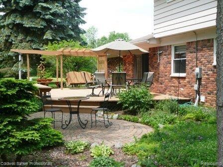 6473 Oakhill Road Clarkston, MI 48348 - Photo 21 of 24 Relax on Deck