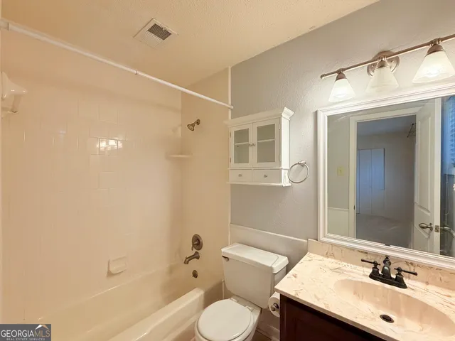 $1,995 | 6900 Roswell Road, Atlanta, GA 30328