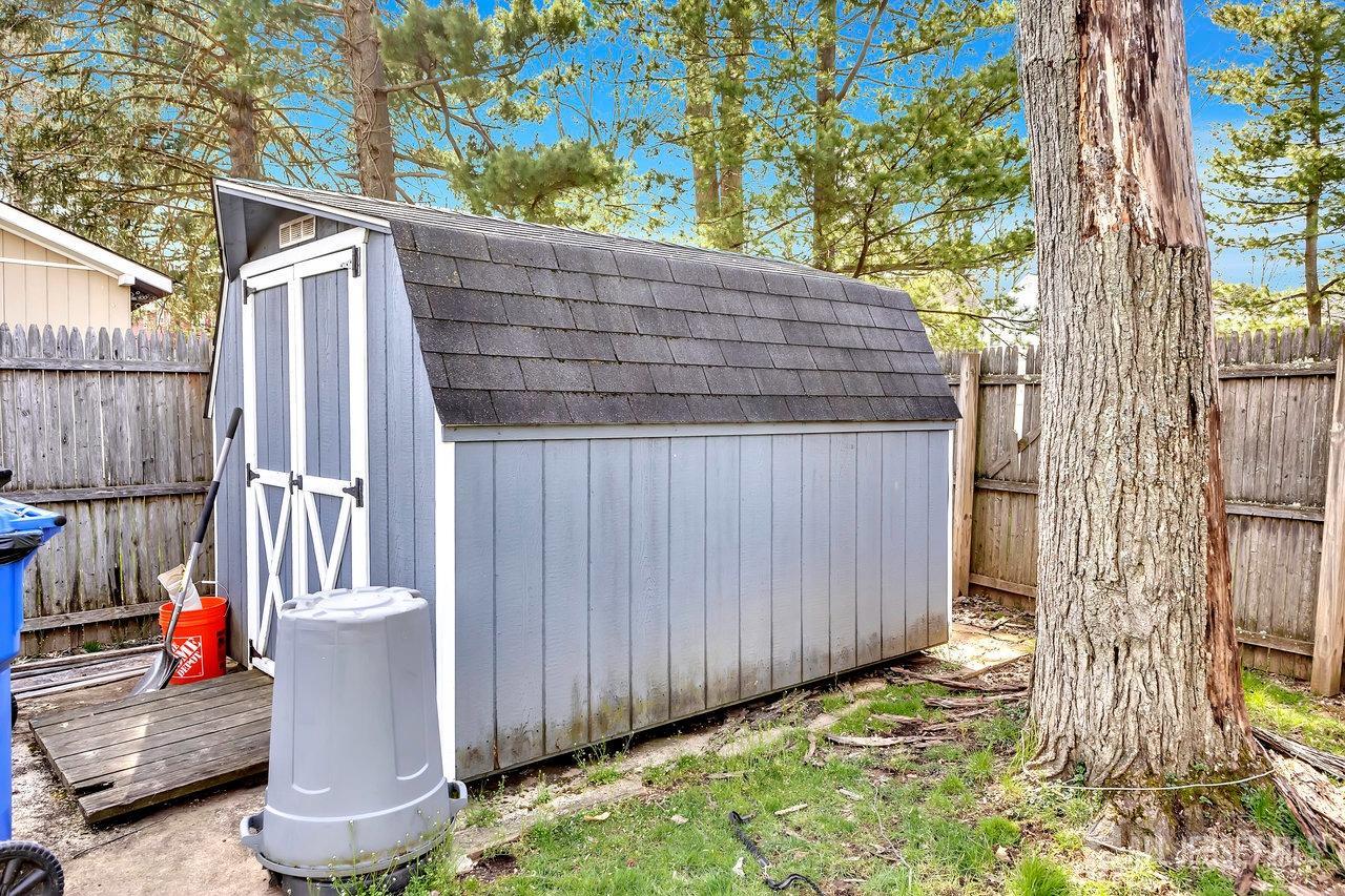 123 Highfield Road Colonia, NJ 07067 - Photo 27 of 30 a view of outdoor space and deck in the back yard