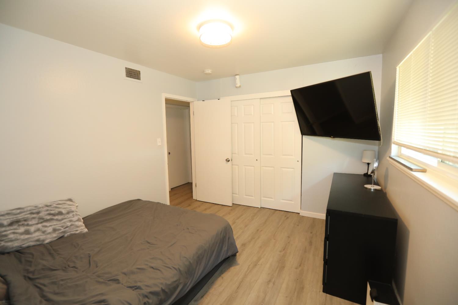 2343 Thompson Way Sacramento, CA 95822 - Photo 17 of 22