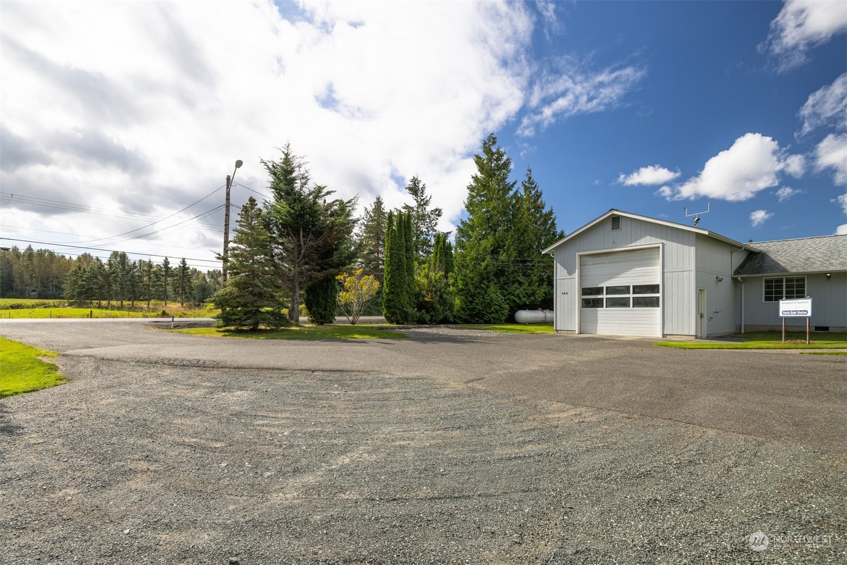 858 East Smith Road Bellingham, WA 98226 - Photo 11 of 40 Gallery Image 11