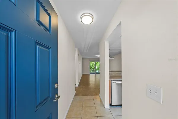 $1,895 | 3880 34th Avenue South, Unit 201, St. Petersburg, FL 33711