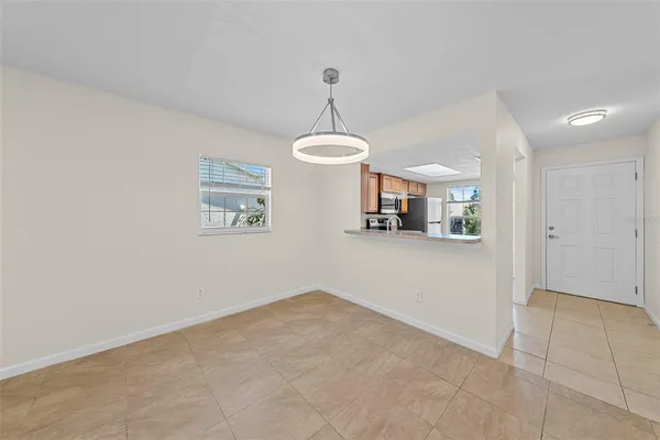 $1,895 | 3880 34th Avenue South, Unit 201, St. Petersburg, FL 33711