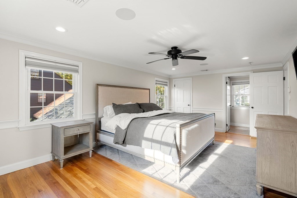 20 Shetland Road Marblehead, MA 01945 - Photo 25 of 40 a bedroom with a bed and a window