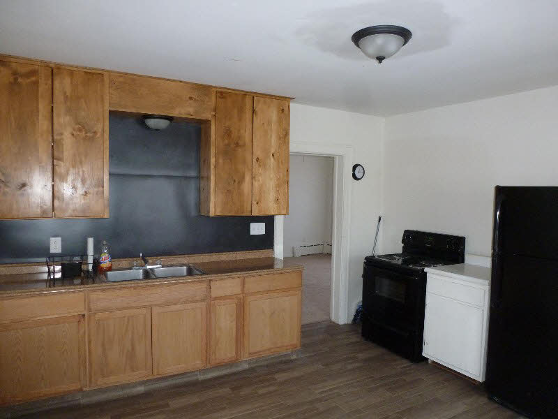 1105 Taylor Street Bay City, MI 48708 - Photo 6 of 19 Gallery Image 6