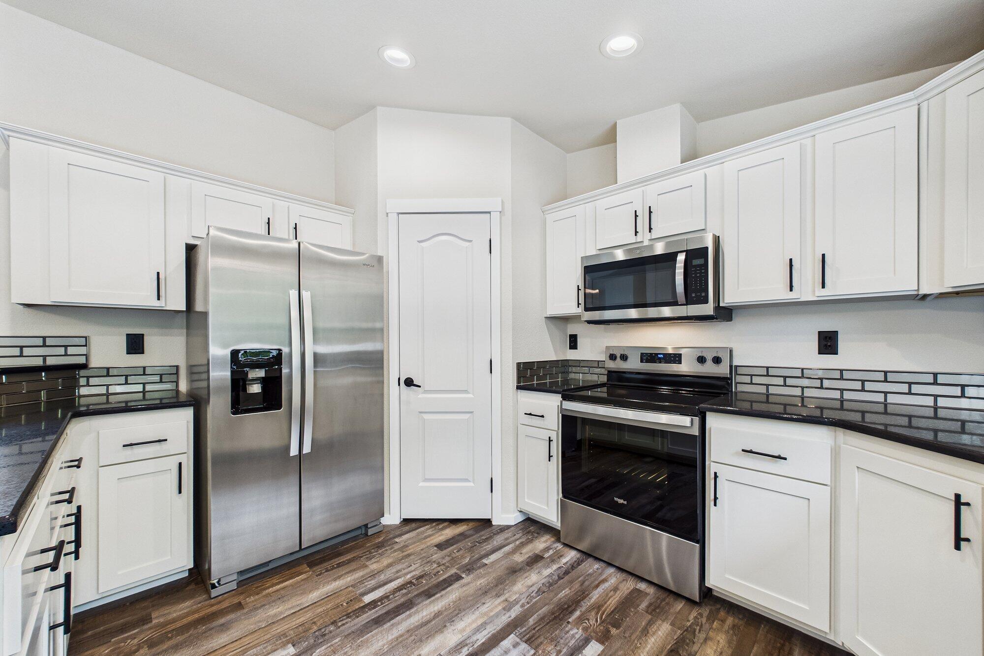 98 Painter Street Rio Dell, CA 95562 - Photo 7 of 22