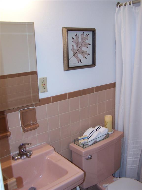 213 Erwin Place McKees Rocks, PA 15136 - Photo 14 of 23 Gallery Image 14
