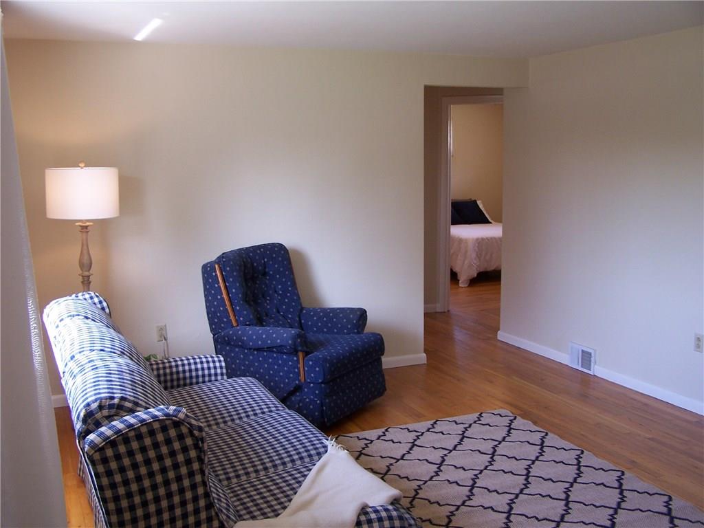 213 Erwin Place McKees Rocks, PA 15136 - Photo 5 of 23 Gallery Image 5