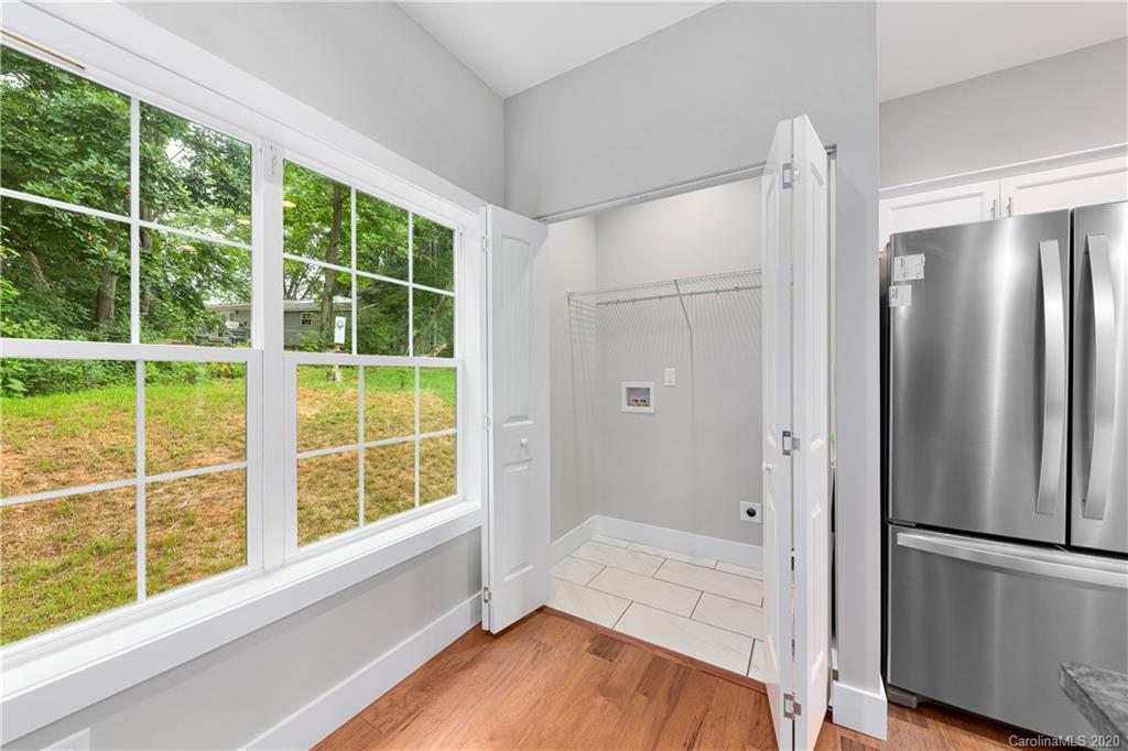 410 Ridge Street Candler, NC 28715 - Photo 5 of 40 Gallery Image 5