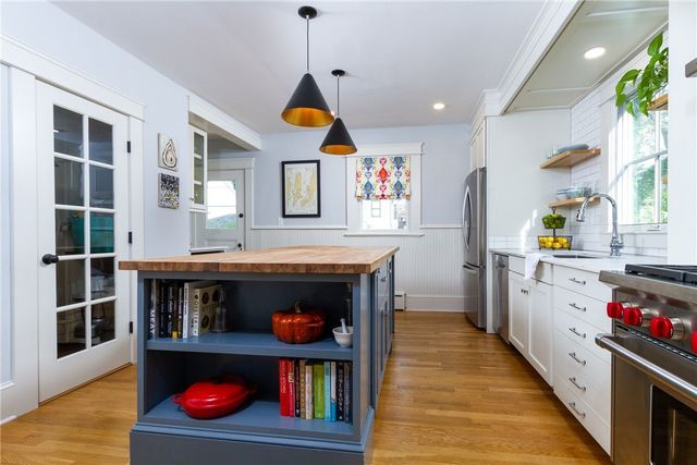 $3,300 | 6 Marin Street, Unit 6, Newport, RI 02840