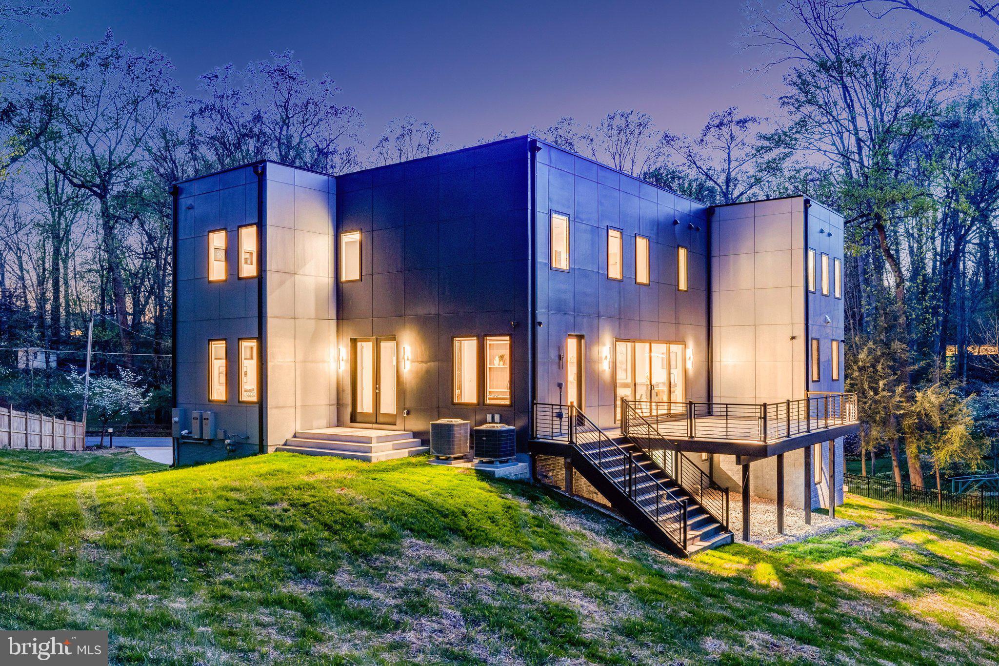 3525 Glenbrook Road Fairfax, VA 22031 - Photo 104 of 111 Rear and side of home at night