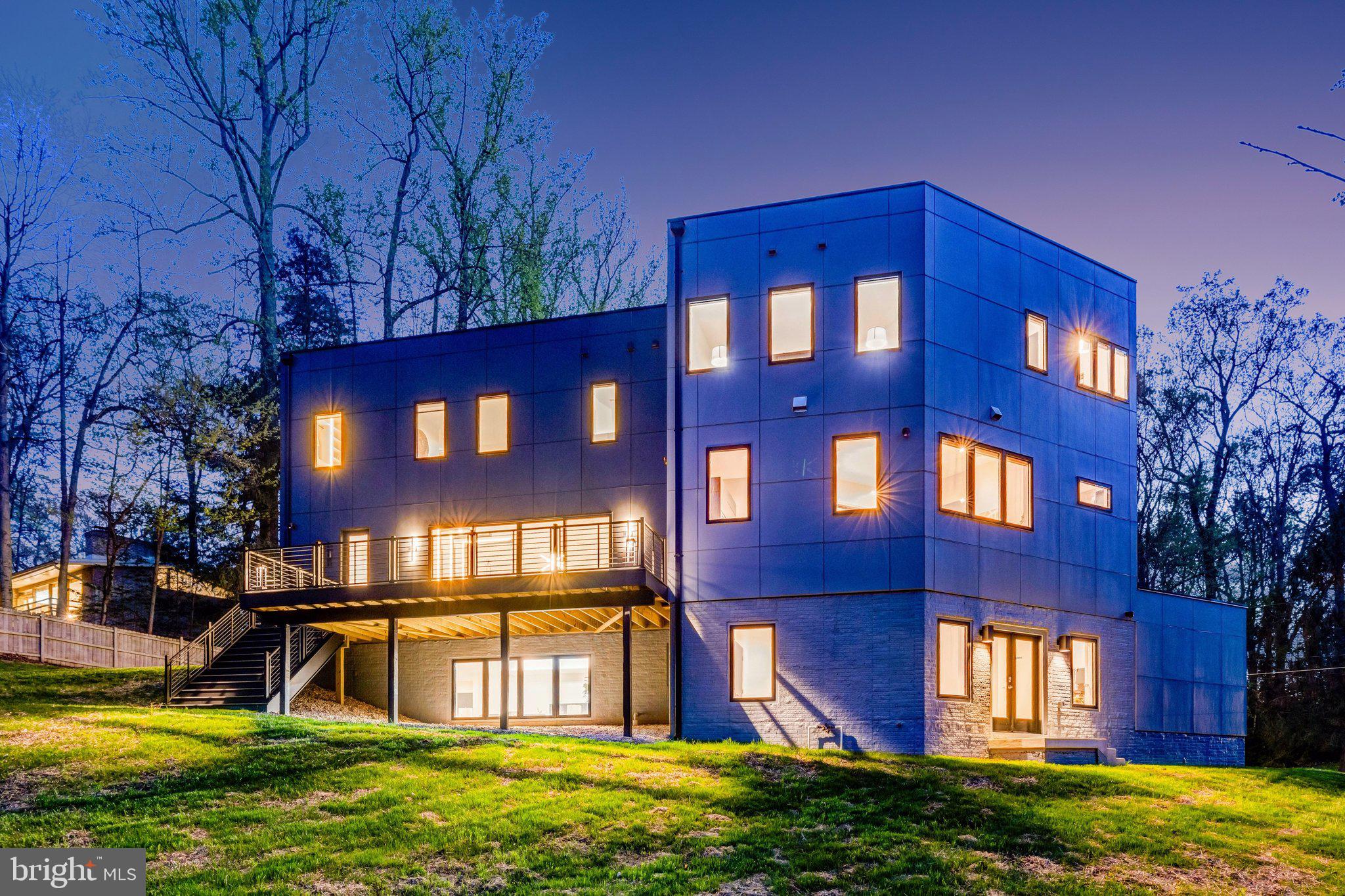 3525 Glenbrook Road Fairfax, VA 22031 - Photo 107 of 111 Home by night