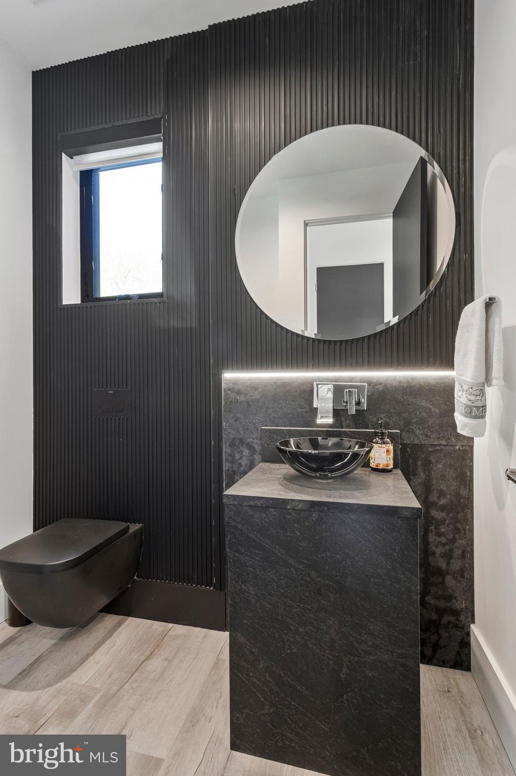 3525 Glenbrook Road Fairfax, VA 22031 - Photo 26 of 111 Powder room