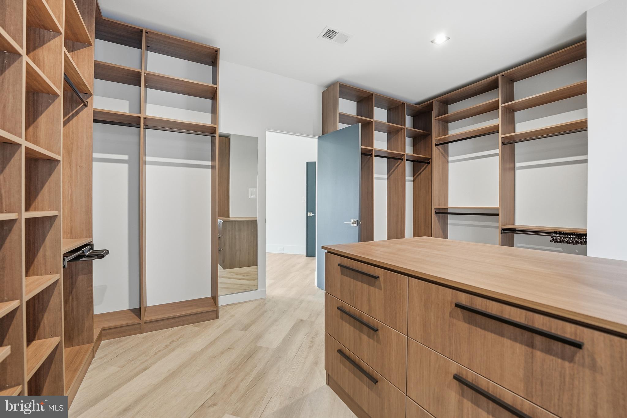 3525 Glenbrook Road Fairfax, VA 22031 - Photo 45 of 111