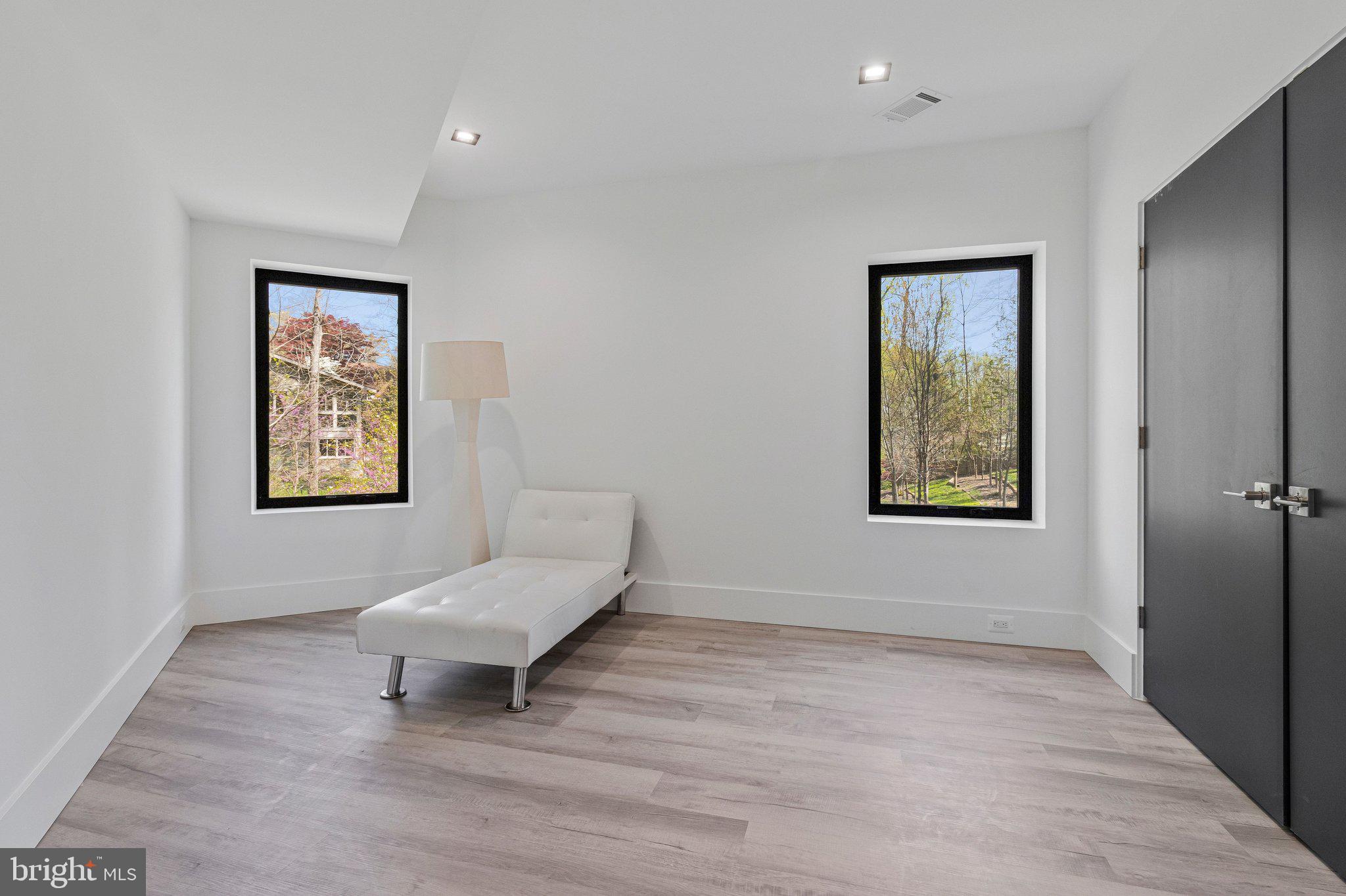 3525 Glenbrook Road Fairfax, VA 22031 - Photo 75 of 111 a living room with a couch and a window