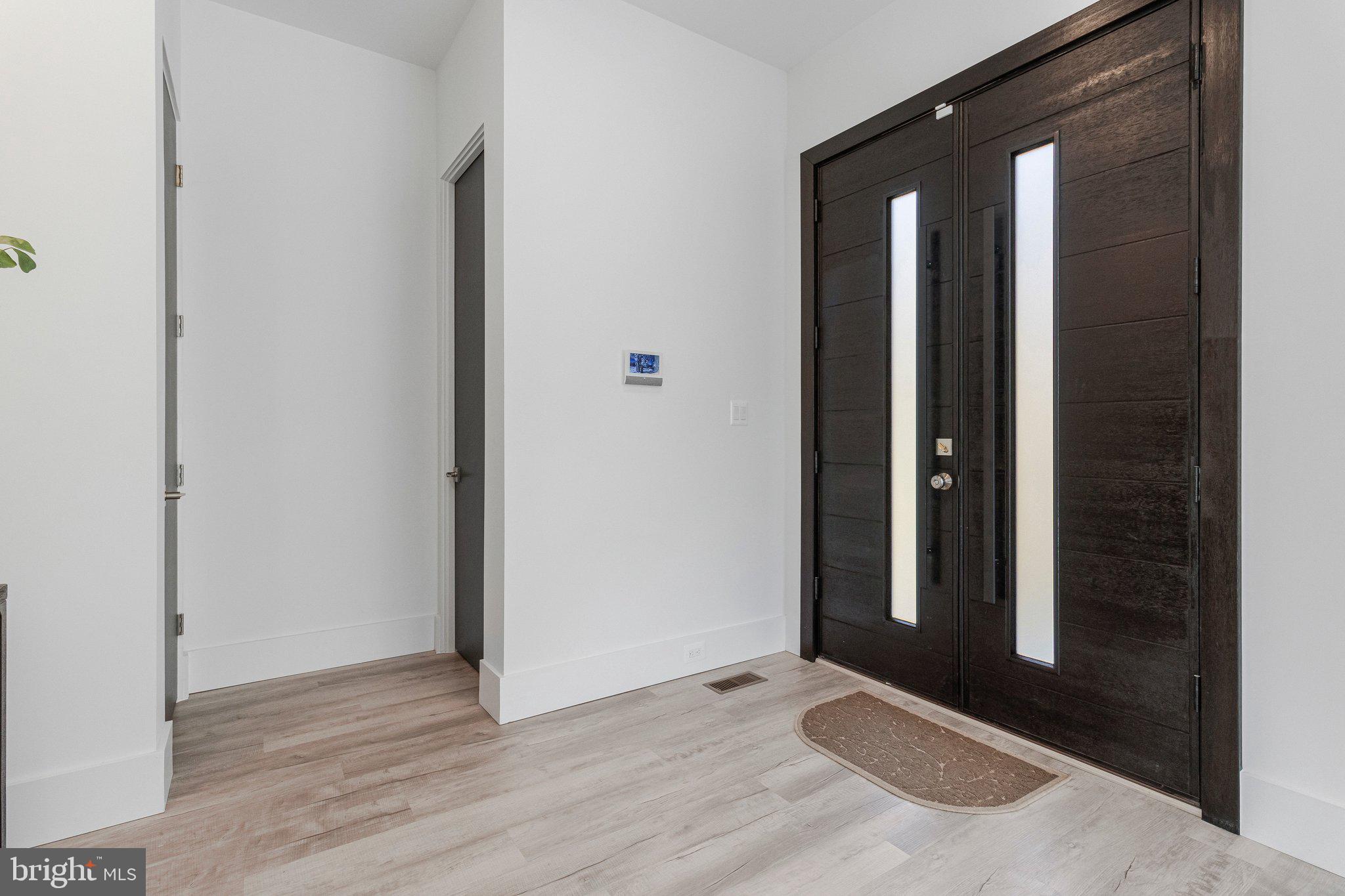 3525 Glenbrook Road Fairfax, VA 22031 - Photo 8 of 111 Foyer looking at front door from inside