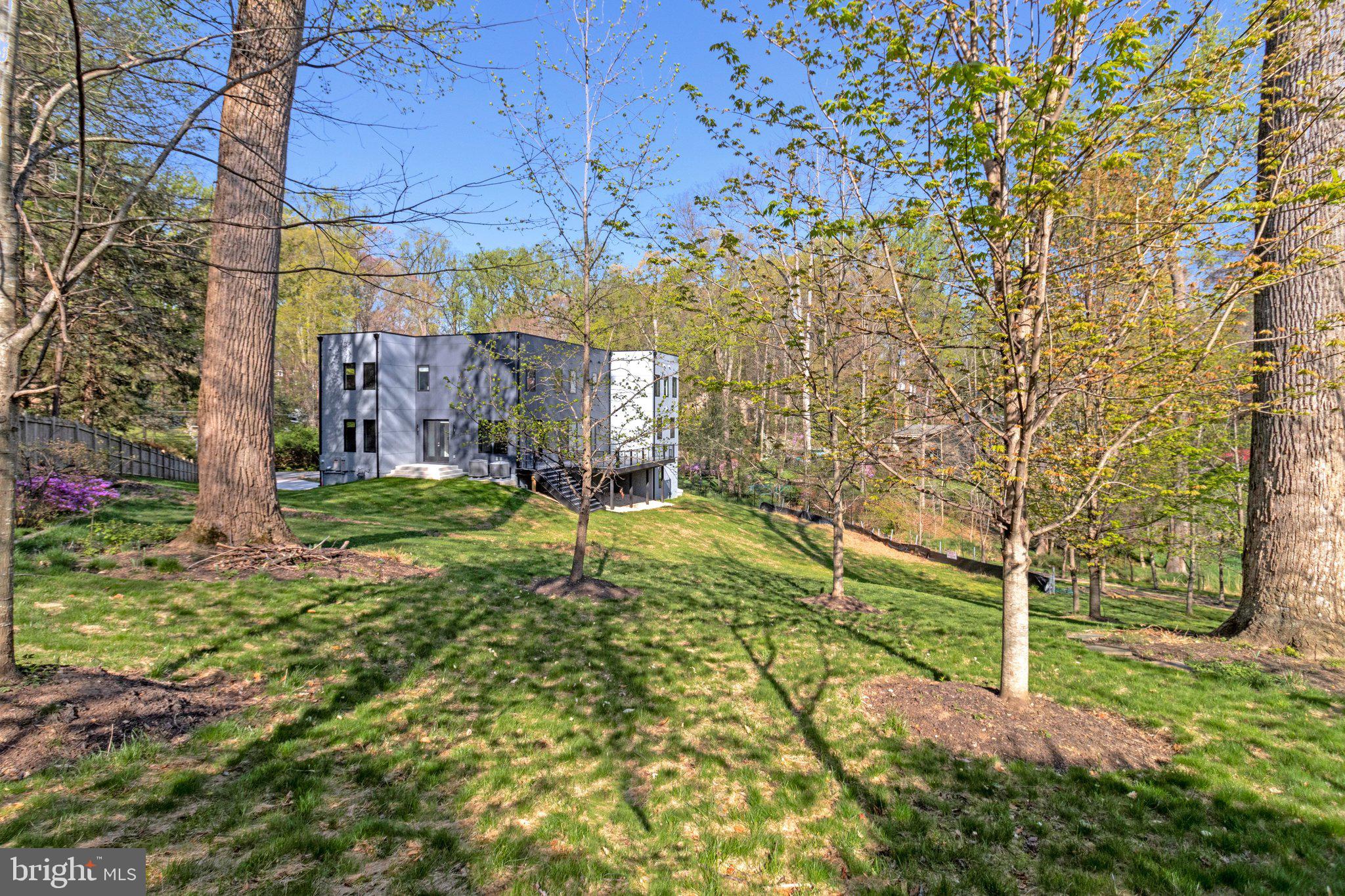 3525 Glenbrook Road Fairfax, VA 22031 - Photo 99 of 111 Backyard looking toward rear of home