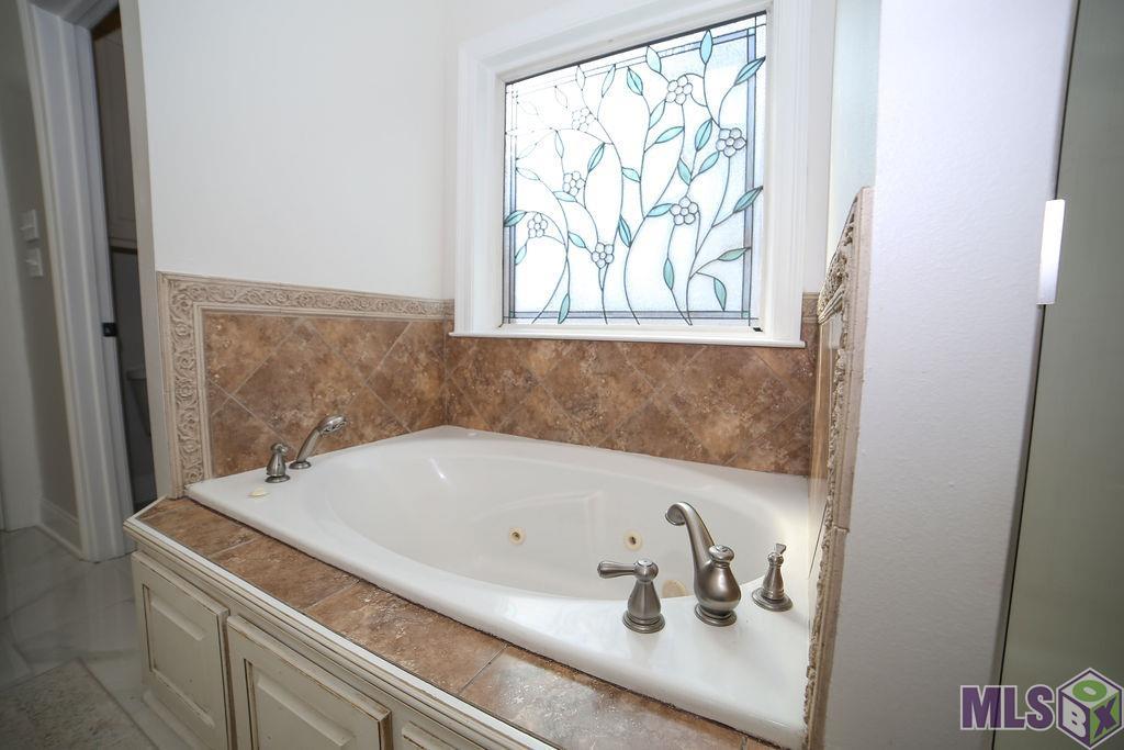 9504 Country Lake Drive Baton Rouge, LA 70817 - Photo 18 of 28