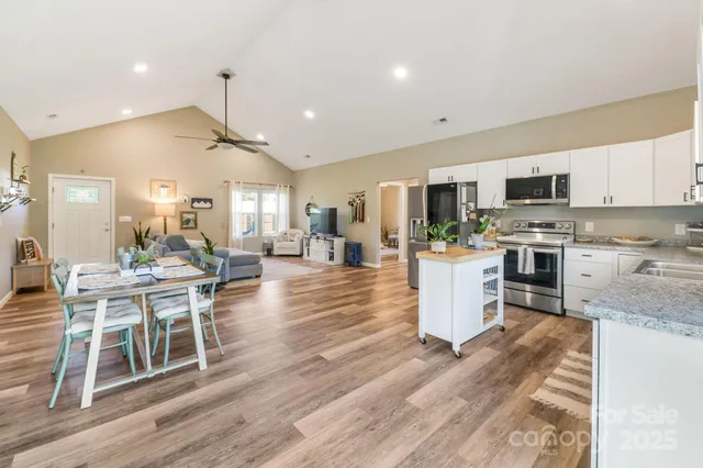 $380,000 | 41 Utah Mountain Road, Waynesville, NC 28785