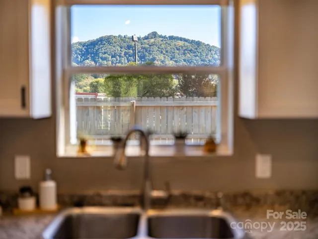 $380,000 | 41 Utah Mountain Road, Waynesville, NC 28785